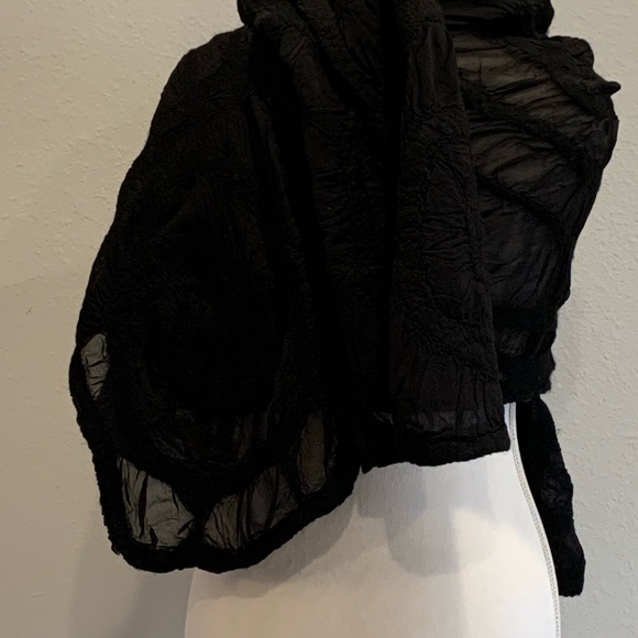 Handcrafted exquisite silk chiffon and wool felted wrap in black - Picture 2 of 4